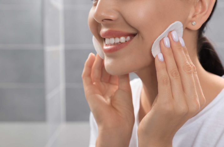 نکات حرفهای برای تمیزی پوست با میسلار واتر گیاهی 1 میسلار واتر گیاهی